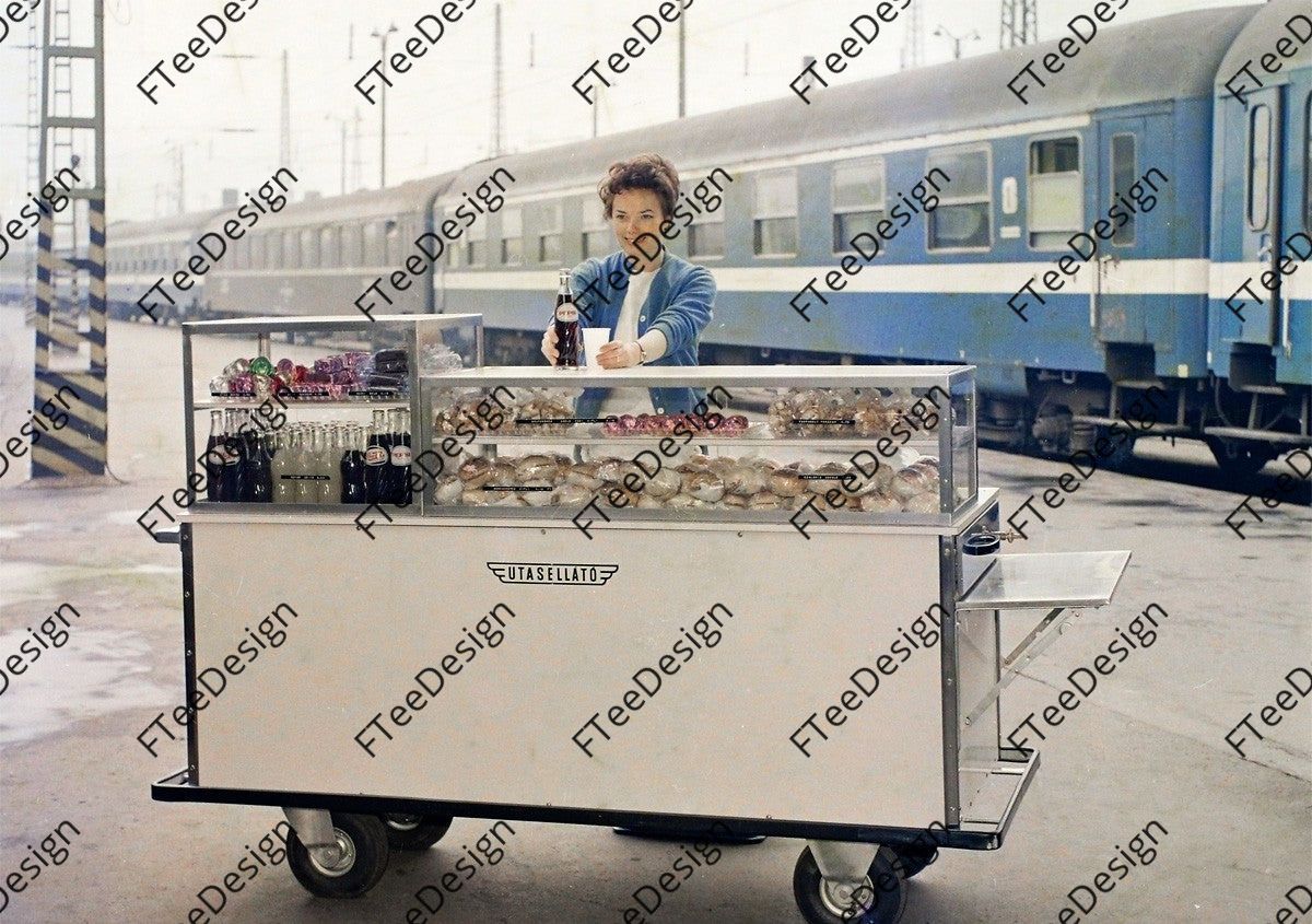 Retro Utasellátó póló